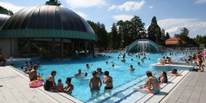 Akciós wellness nyaralás Egerben, családi vakáció a Hunguest Hotel Flóra szállodában Akciós wellness nyaralás Egerben, családi vakáció a Hunguest Hotel Flóra szállodában
