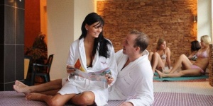 Pihenés Egerben, egyhetes wellness kikapcsolódás a Hunguest Hotel Flóra szállodában Pihenés Egerben, egyhetes wellness kikapcsolódás a Hunguest Hotel Flóra szállodában