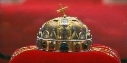 Szent Korona látogatás az 1956-os forradalom és szabadságharc emléknapján Szent Korona látogatás az 1956-os forradalom és szabadságharc emléknapján