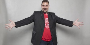 Fergeteges szilveszter Orosz György humoristával és zenés-táncos mulatsággal Pápán Fergeteges szilveszter Orosz György humoristával és zenés-táncos mulatsággal Pápán