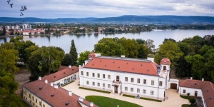 Kulturális Örökség Napja Tata 2025. A tatai Esterházy-kastély különleges tárlatvezetésekkel  várja a látogatókat  