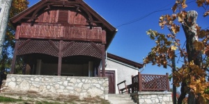Péringer Pince és Nyaralóház Balatoncsicsó