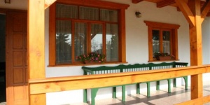 Faluház Tahitótfalu