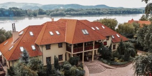 Camelot Club Hotel és Étterem*** Vác